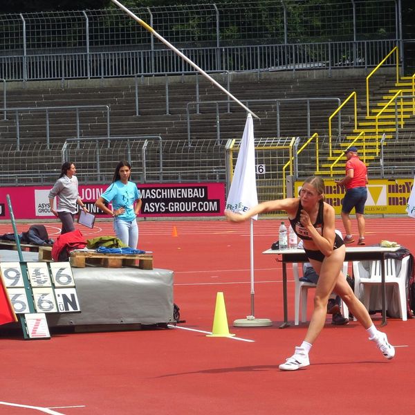 Da hatten es die Frauen noch besser: U18-Siegerin Elisabeth Nawroth 