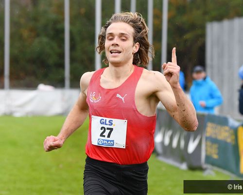 DM Cross Tag 2 - Elena Burkard holt Doppel-Gold